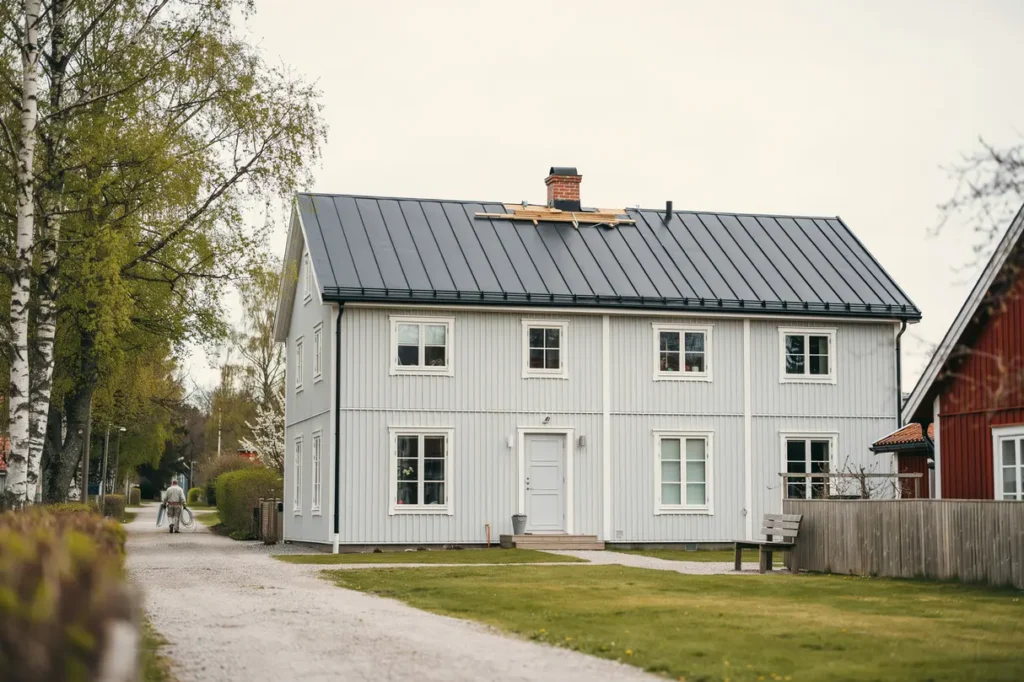 takbyte med r spontsreparation p villa i br mhult